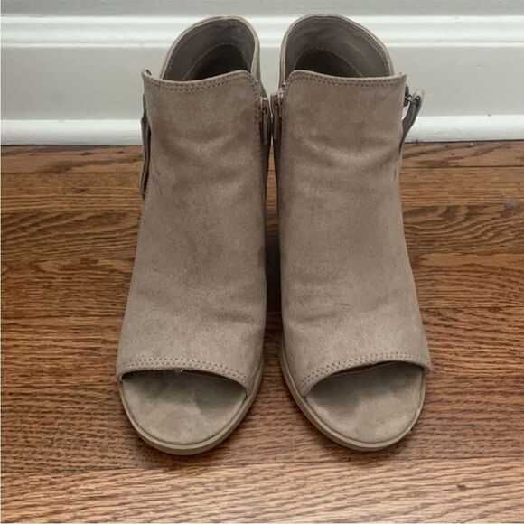 Suede Peep Toe Zipper Heels size 7.5 - Picture 2 of 7